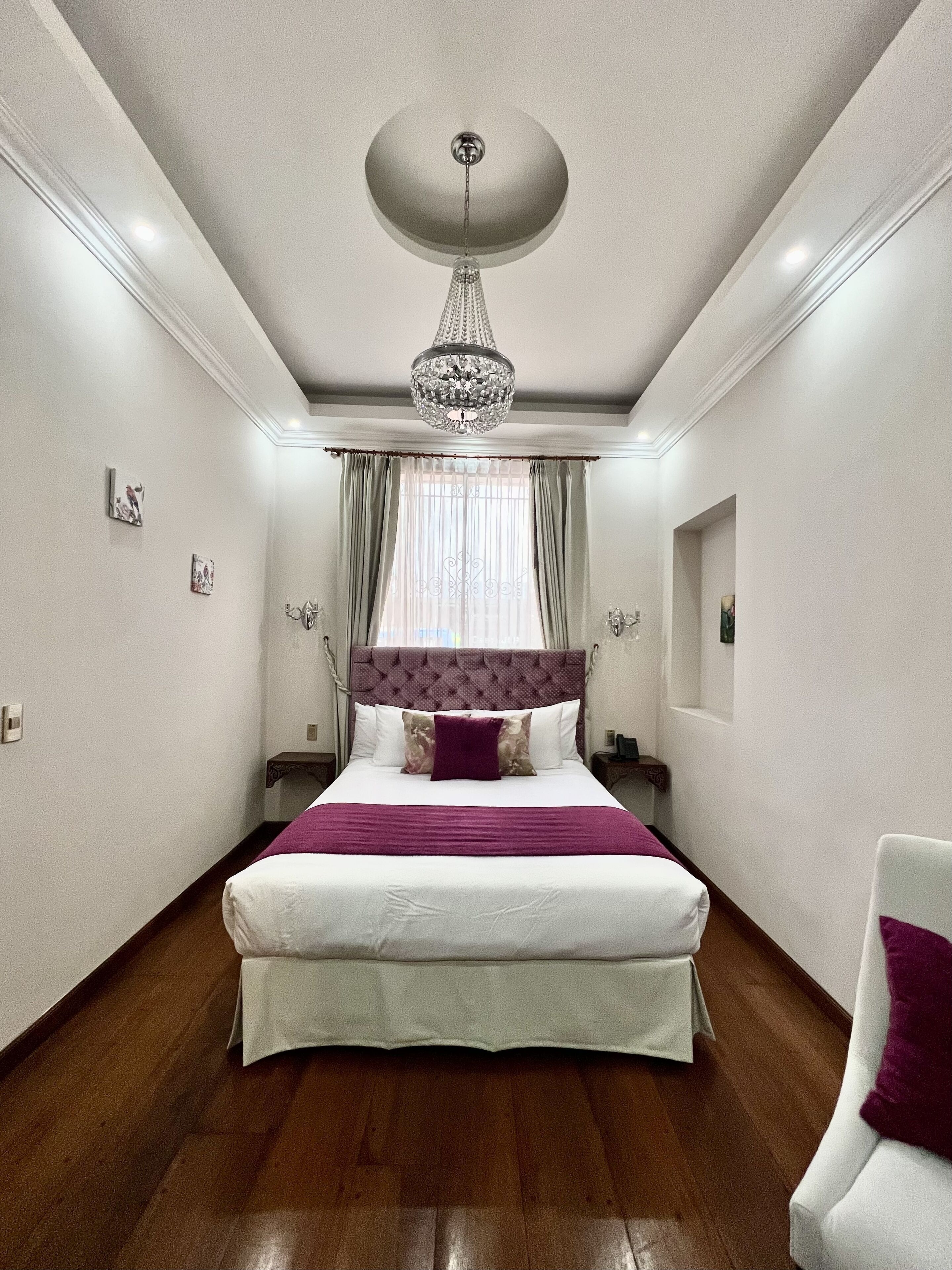 Escrivaninha, Wi-Fi de cortesia, roupa de cama