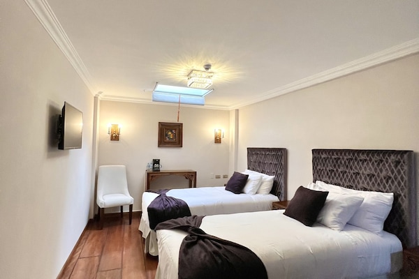 Deluxe Twin Room | Desk, free WiFi, bed sheets