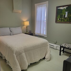 4 habitaciones, caja de seguridad en la habitación y escritorio 