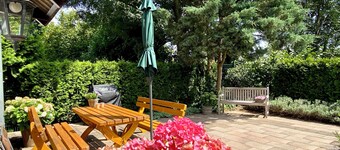 Idyllically located country house with terrace, parking and
attention to detail