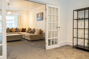 Comfort House | Living area - Pillo Rooms - 4BR House near Heaton Park (Manchester)