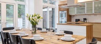 Pillo Rooms - 4BR House near Heaton Park
