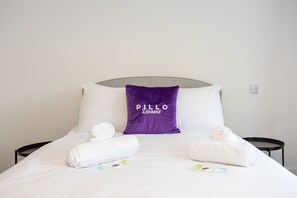 Comfort House | 4 bedrooms, desk, iron/ironing board, free WiFi - Pillo Rooms - 4BR House near Heaton Park (Manchester)