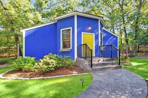 Private Cabin in Multi Acre Park!