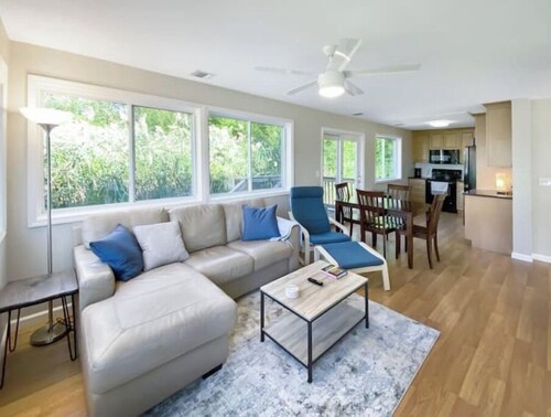 Cozy Riverside Cottage