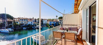 PORT GRIMAUD Renovated 2/3-room apartment - mezzanine and A/C
