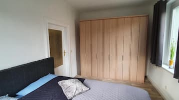 2 bedrooms, free WiFi, bed sheets