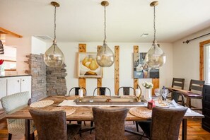 Dining - Single level home (+basement) near Old Town & CSU (Fort Collins)