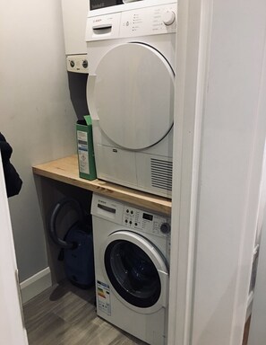 House, 2 Queen Beds | Interior