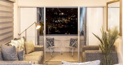 Gorgeous Mountain View Villa near city and beach