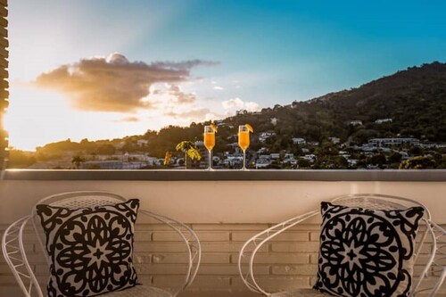 Gorgeous Mountain View Villa near city and beach