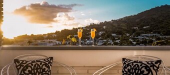 Gorgeous Mountain View Villa near city and beach