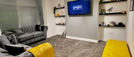 Smart TV, books, stereo