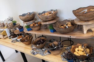 Desayuno completo diario (EUR 15 por persona)