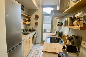 Kühlschrank, Mikrowelle, Ofen, Geschirrspüler