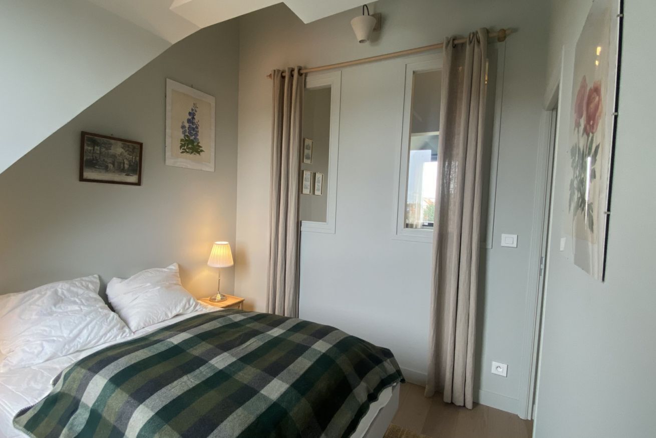 3 slaapkamers, reisbedje, wifi, beddengoed