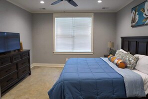 4 bedrooms, iron/ironing board