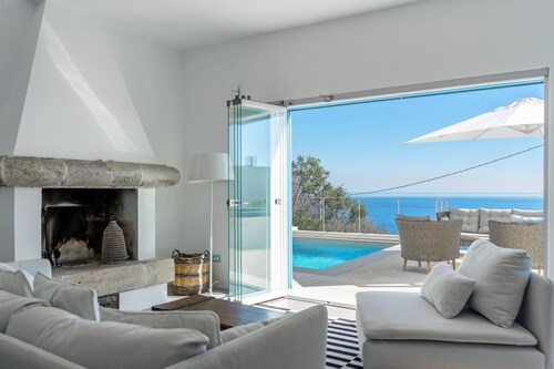 Villa Adria - Piscina Privata con Terrazza Vista Mare Circondata da Uliveti