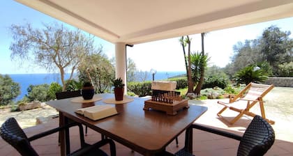 Villa Resta - Ampio Giardino e Splendida Vista Mare Panoramica