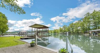 726 Halfmoon Shores Drive · 6BR Lake Front - Boathouse - Dock - Screened Porch