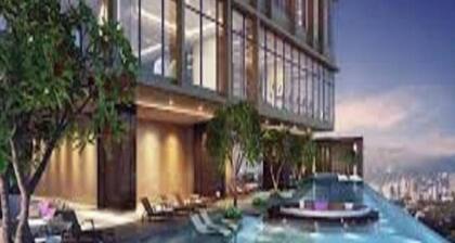 Pavillion Embassy Suites By Grand Royal
