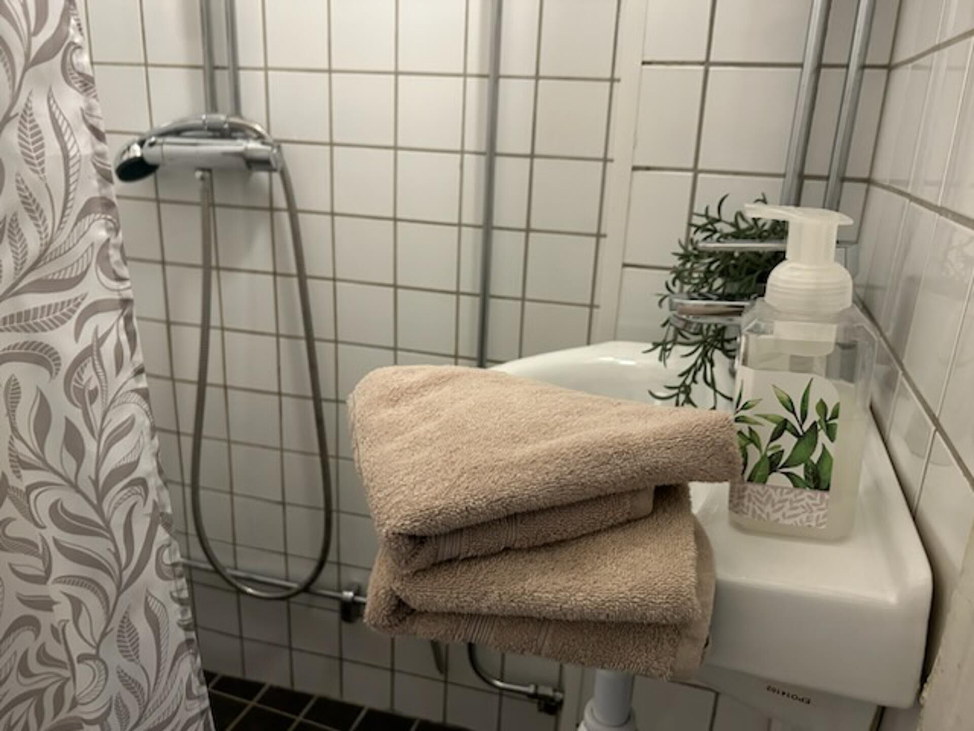 Apartamento | Baño | Ducha, secador de pelo y toallas