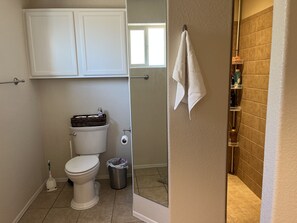 Shower, towels - Beautiful desert house! (Yuma)