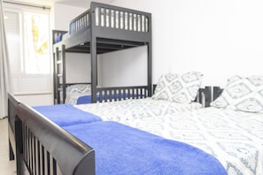6 quartos, Wi-Fi de cortesia, roupa de cama