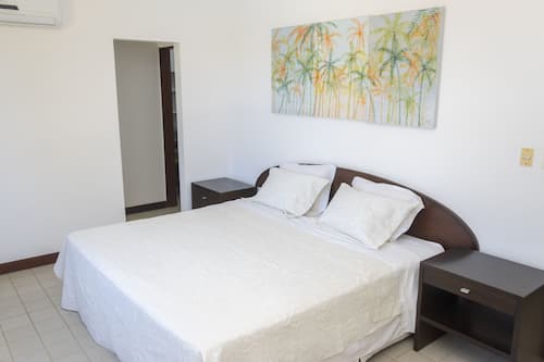6 bedrooms, free WiFi, bed sheets
