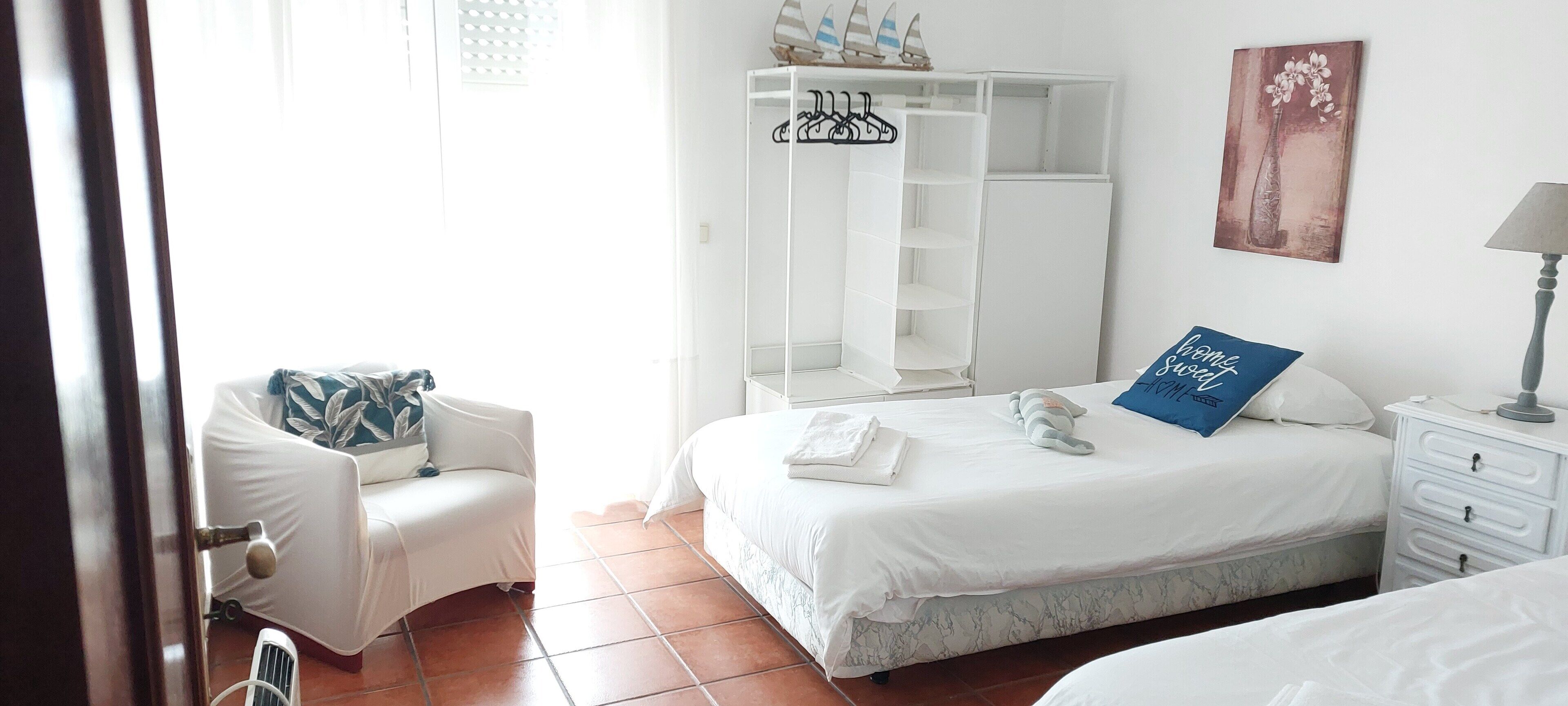 2 bedrooms, in-room safe, desk, iron/ironing board