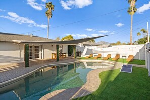 A heated pool - 8301 E. Palm Lane / Scottsdale, AZ 85257 (Scottsdale)