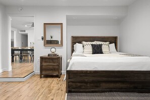 4 soverom, strykejern/-brett, reiseseng for barn og wi-fi (inkludert)