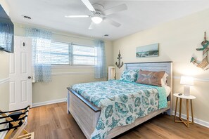 3 bedrooms, desk, iron/ironing board, travel cot
