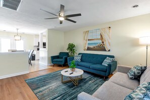 TV, tavolo da calcetto, studio, monitor per computer