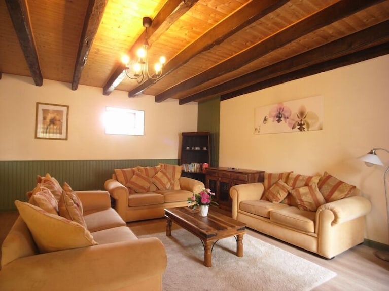 Cerise, Family 3 Bedroom Cottage - Brittany