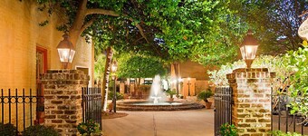 Historic Lodge Alley DEAL walking distance from everything