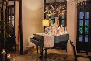 TV - Los Murmullos Casa Boutique Campeche (Campeche)