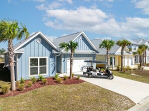 Exterior - Escape the cold. 4BR/3BA l In-Law Suite l 2 Pools | Beach l Golf Cart (Port St Joe)