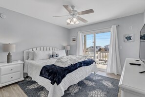 4 bedrooms, iron/ironing board, travel cot, free WiFi - Private Pool & Ocean View (North Topsail)