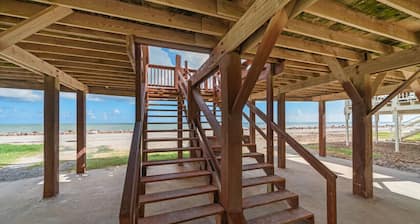 Playa Azul · Oceanfront Cottage, Comfy and Pet/Family Friendly