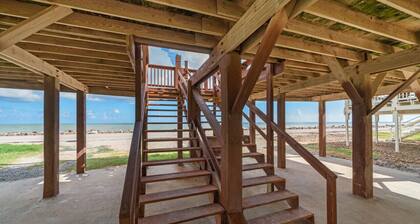 Oceanfront 2BR Cottage w/ Sunsets Views, Comfy and Pet/Family Friendly