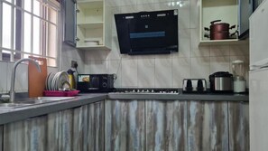 Fridge, microwave