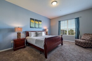 3 chambres, fer et planche à repasser, lit parapluie, Wi-Fi gratuit