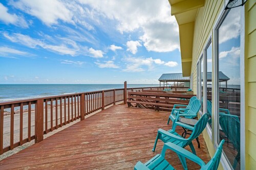 Amazing Oceanfront 2BR Home, Cozy, Peaceful & Kid/Pet Friendly