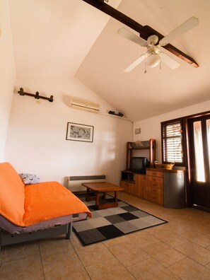TV - Apartment Kostanjevac with Terrace and Sea View (Vir)
