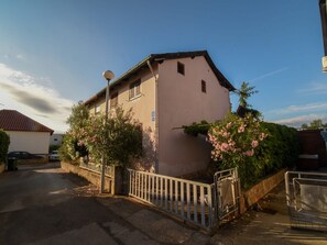 Exterior - Apartment Kostanjevac with Terrace and Sea View (Vir)