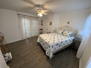 3 chambres, fer et planche à repasser, lit parapluie, Wi-Fi gratuit