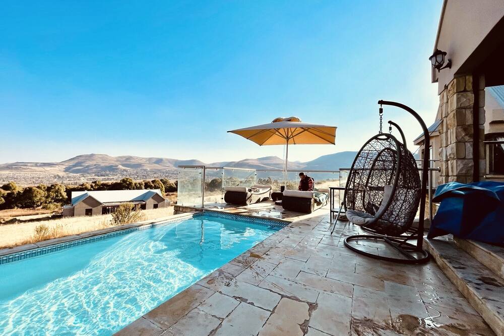 Clarens Grand Villa surrounded by the Magestic Maluti Mountains Free State