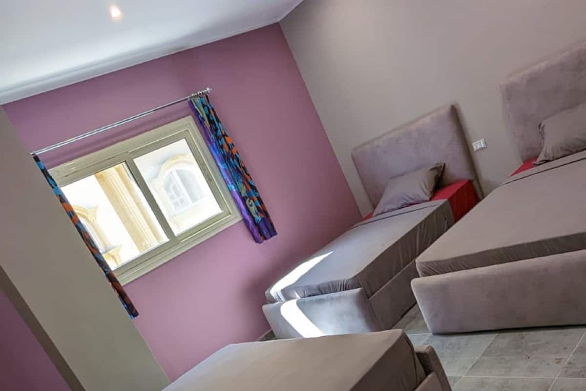 Grand Twin Room | Desk, laptop workspace, soundproofing, free WiFi