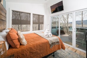 2 habitaciones, escritorio, tabla de planchar con plancha y wifi gratis